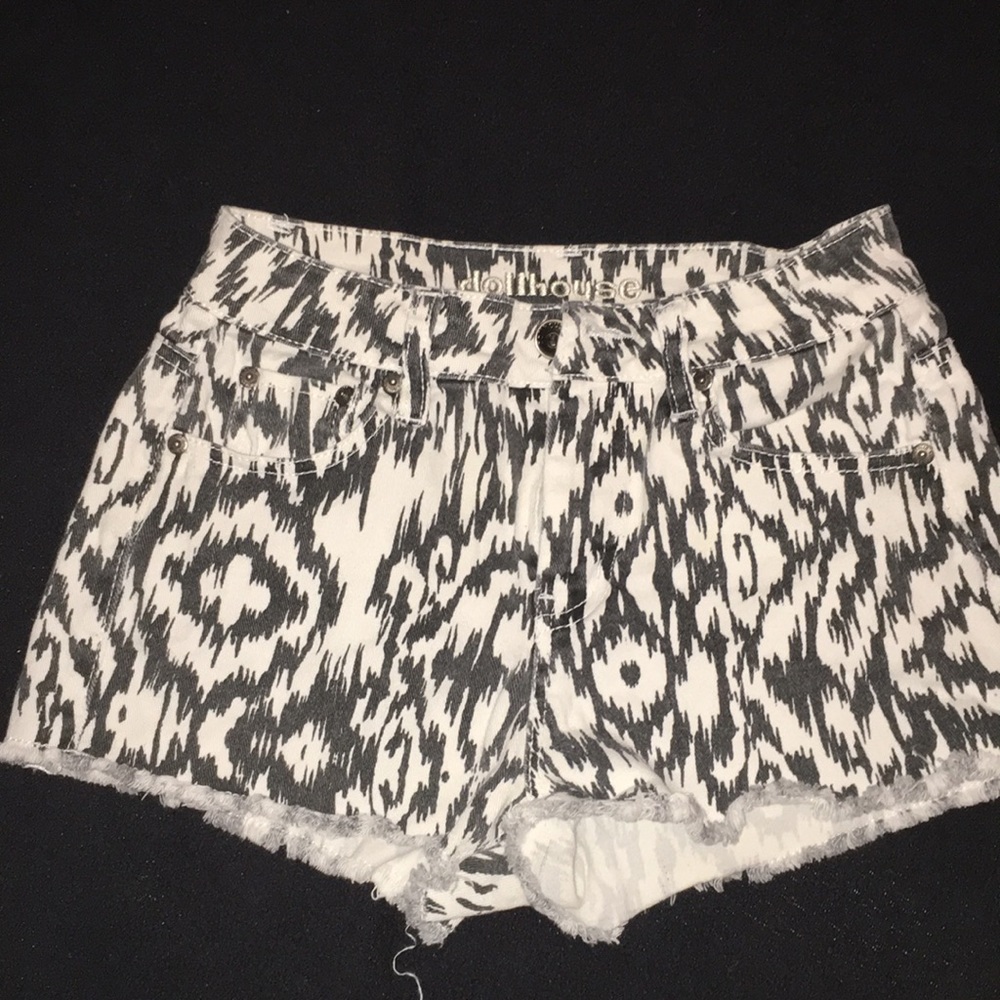 High wasted shorts